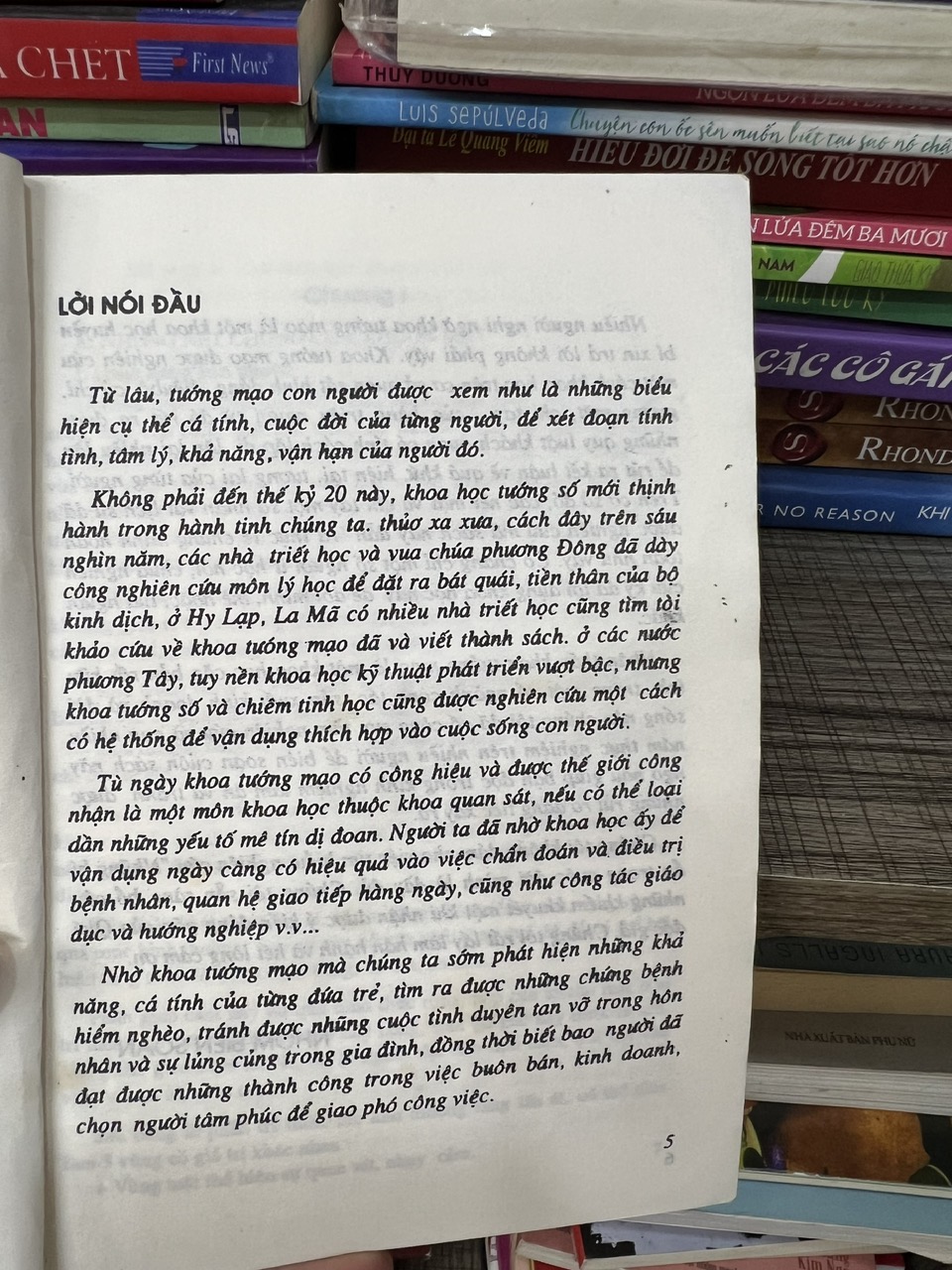 Những Bí Ẩn Trong Cuộc Đời - Khánh Vân - Mai Hoàng - Ảnh 2
